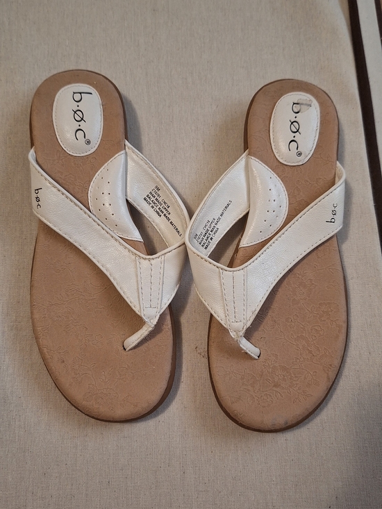 b.o.c. Shoes - b.o.c. White Women's Leather Thong Sandals